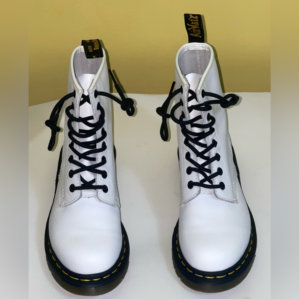 Dr.Marten’s 25057 Boots